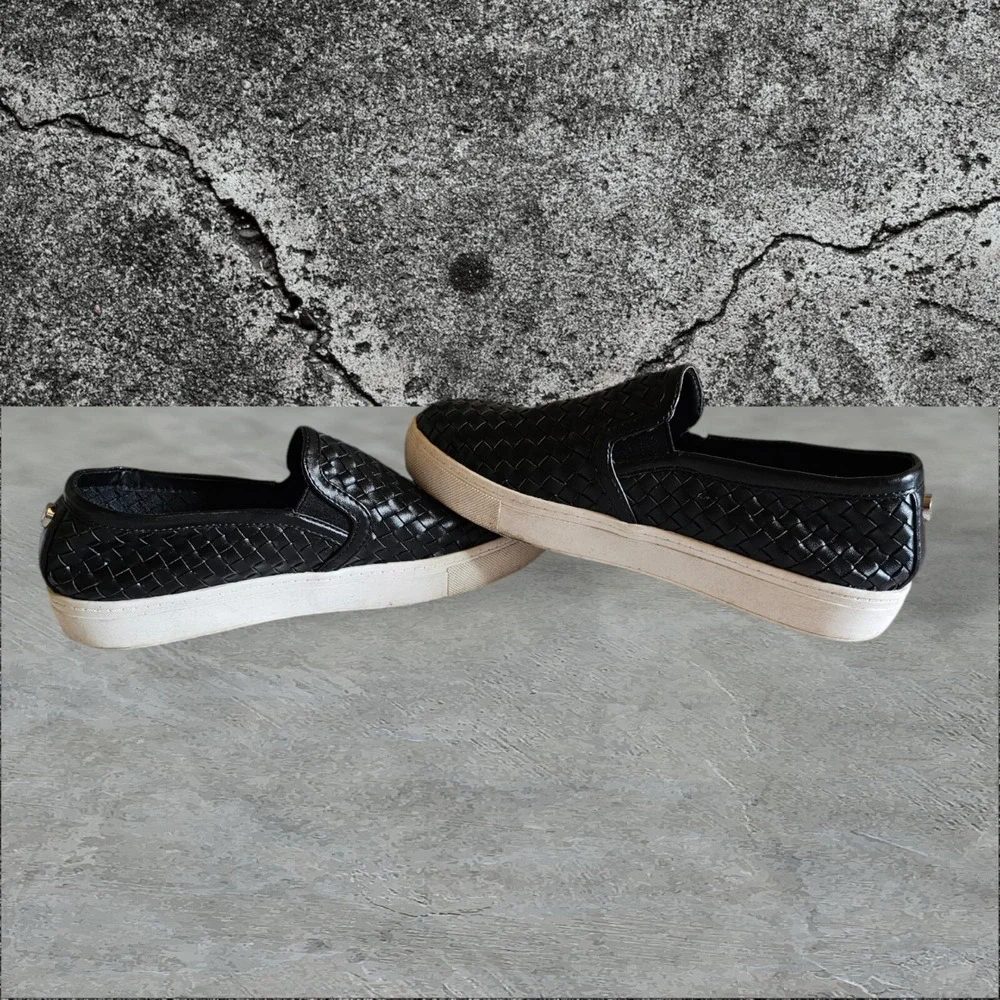 Steve Madden Quilted Black Slip On Sneakers Shoes Women's Size Size‎ 7.5